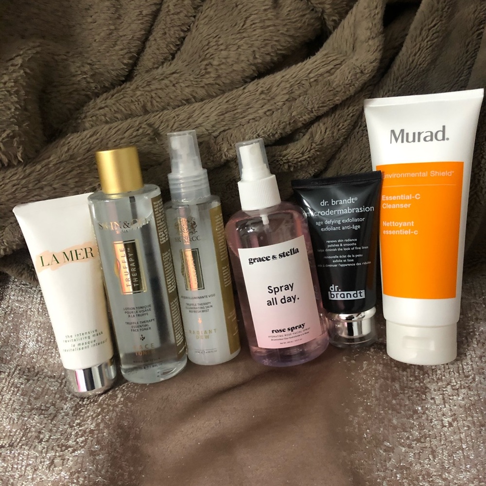 Only La Mer product is for sale